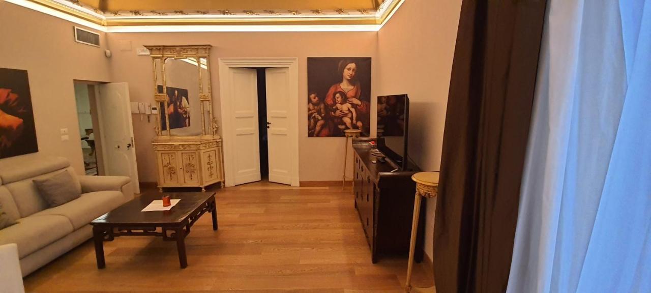 Duca Di Sarro Le Suites Catânia Exterior foto